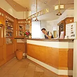 Otel Hirsch 3*