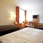 Hirsch Otel 3*