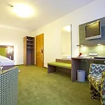 Hirsch Otel 3*