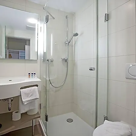 Hirsch Otel 3*