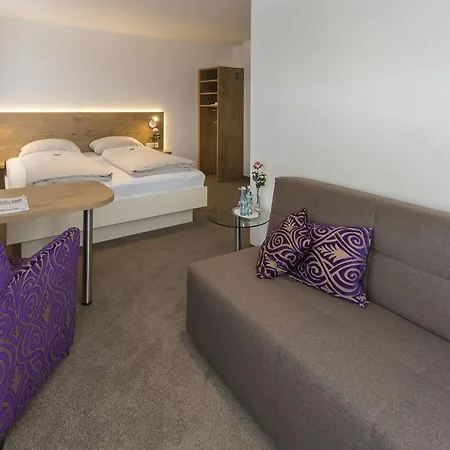 Otel Hirsch 3*