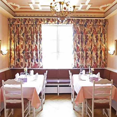 Ξενοδοχείο Hirsch 3*